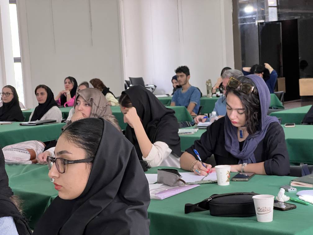 برگزاری چهارمین جلسه هفتمین دوره جامع طراحی طلا و جواهرات دانشگاه تهران